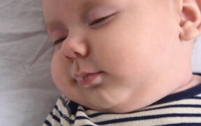 Why Do Babies Get Milk Drunk? - Complete Guide