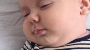 Why Do Babies Get Milk Drunk? - Complete Guide