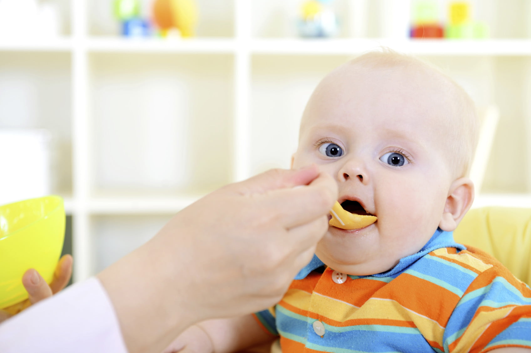 How Do You Know the Baby is Ready to Be Fed Rice Cereal?