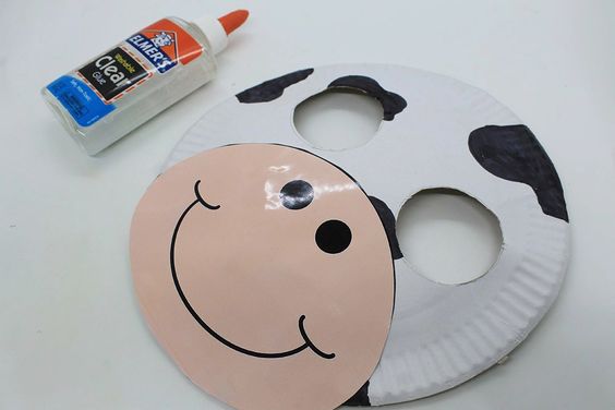 Round Paper Plate Cow Mask
